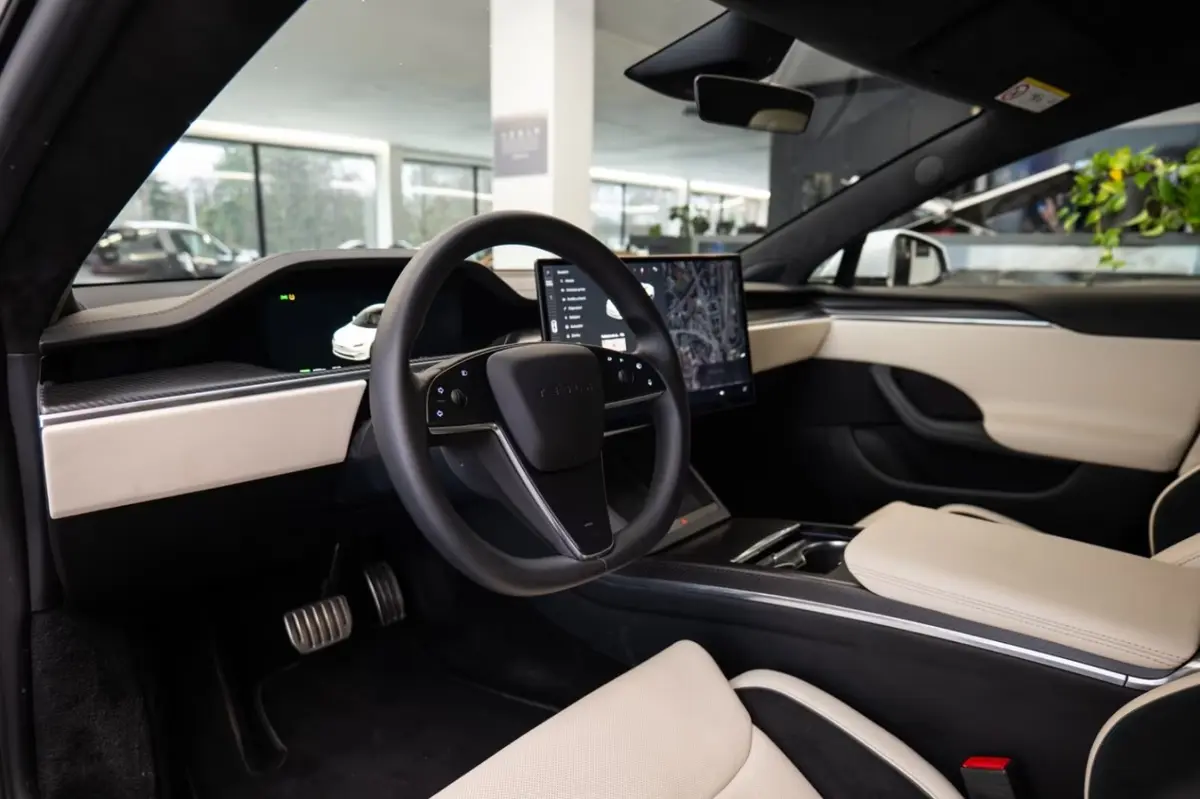 Tesla Model S Plaid 2025, front view — Florence Luxury Car Rental, Florence. Tesla Model S Plaid in Florence Renting the 2025 Tesla Model S Plaid in Florence provides…