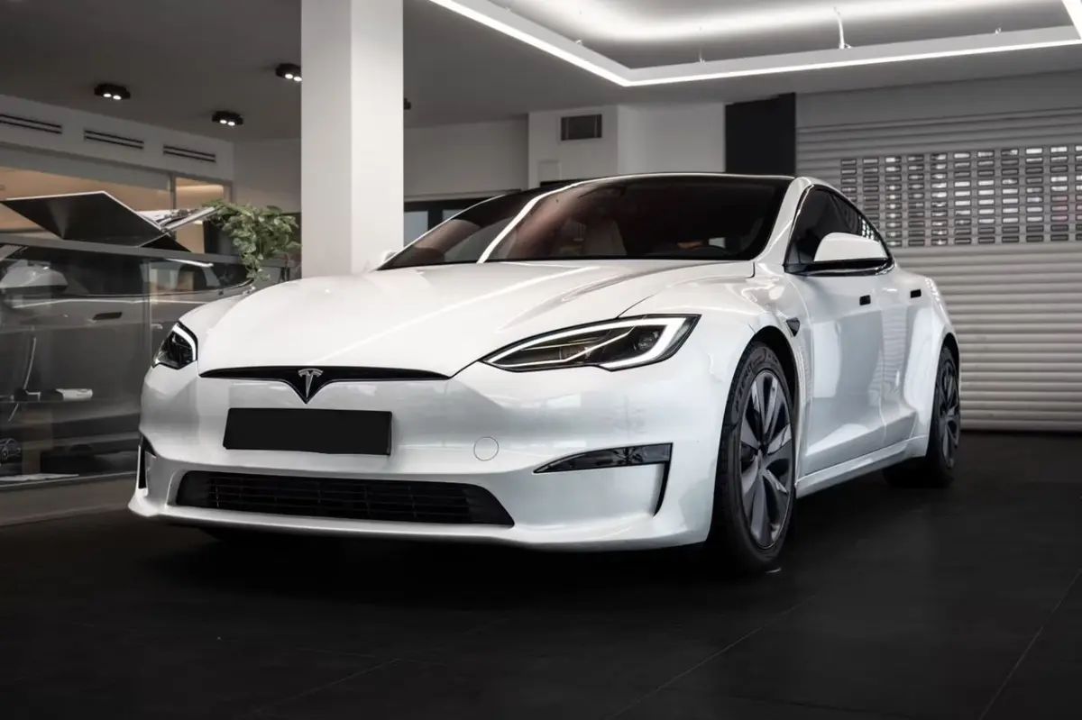 Tesla Model S Plaid 2025 — Florence Luxury Car Rental, Florence. Tesla Model S Plaid in Florence Renting the 2025 Tesla Model S Plaid in Florence provides…