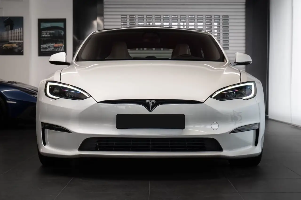 Tesla Model S Plaid 2025, side profile — Florence Luxury Car Rental, Florence. Tesla Model S Plaid in Florence Renting the 2025 Tesla Model S Plaid in Florence provides…